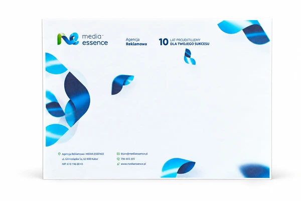 MEDIA ESSENCE Obálky společnosti reklamní agentury - C4